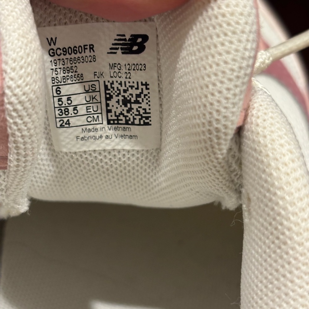 New Balance Women's Pink and Cream Chunky Sneakers - Picture 5 of 6